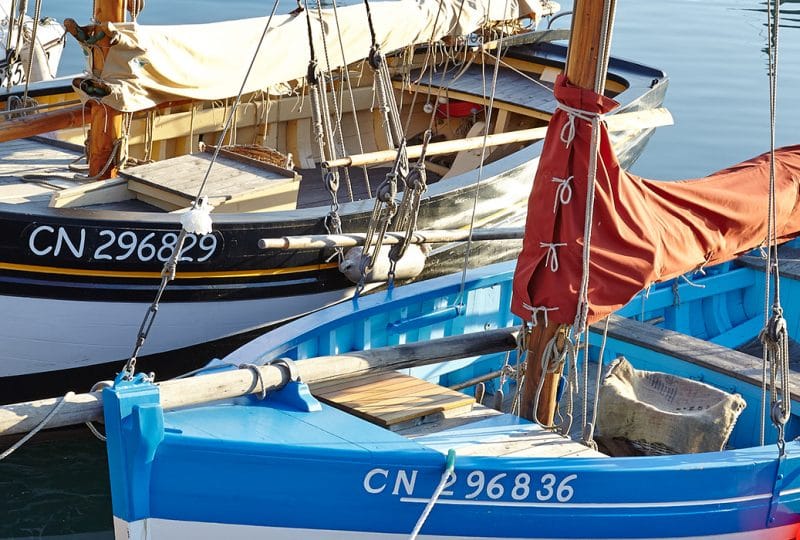 Vieux gréements dans le port de Port en Bessin