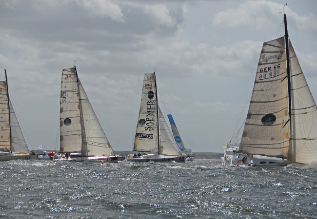 Départ de la régate Normandy Channel Race au départ de Ousitreham en Class 40