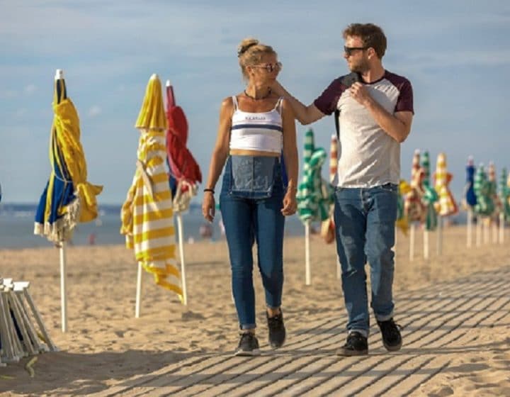 Amoureux sur la plage ©Vincent Rustuel