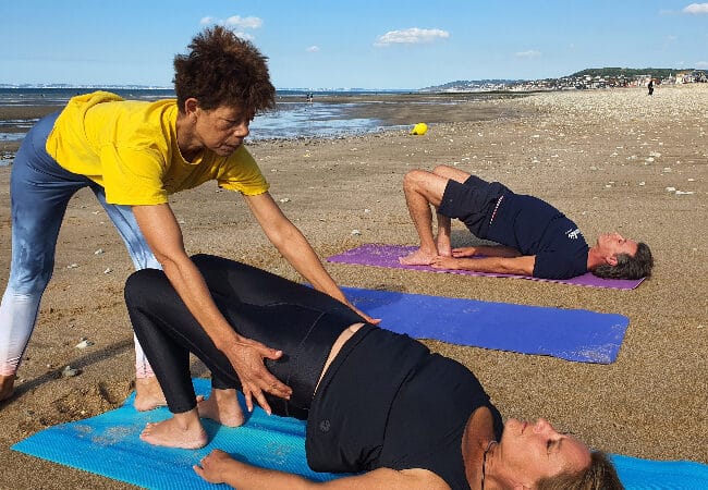 yoga sur la plage