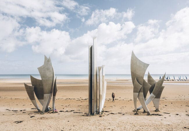 Sculptures Les Braves plage d'Omaha beach