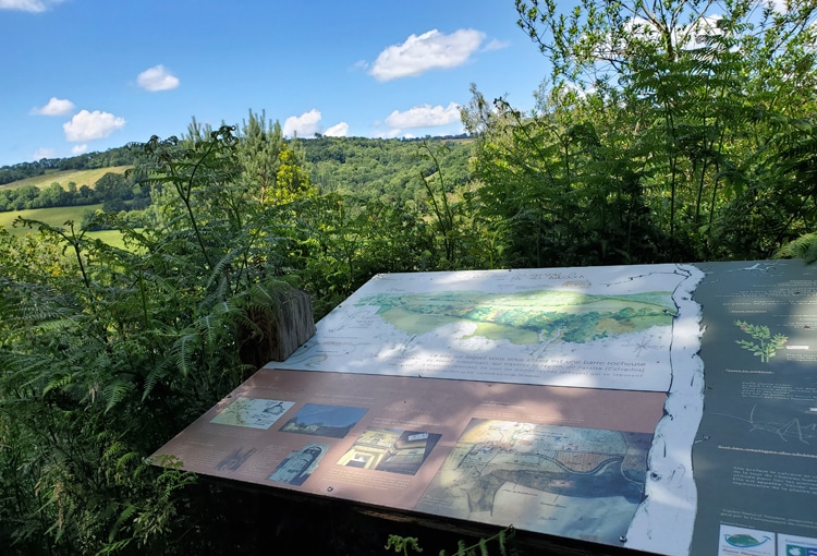 Table d'orientation dans les Marais du Bessin / Contentin